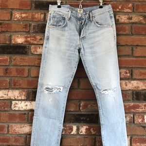 Women’s boyfriend jeans